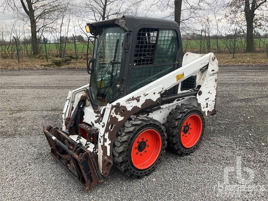 Bobcat S450 لوادر انزلاقية التوجيه