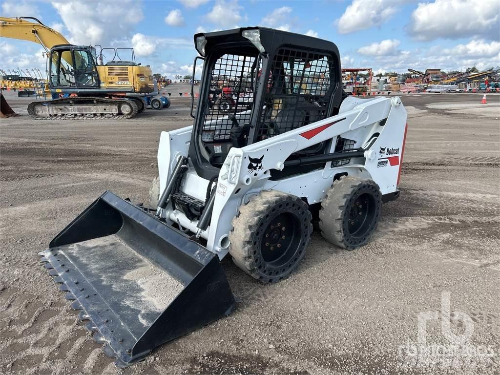 Bobcat S550 لوادر انزلاقية التوجيه