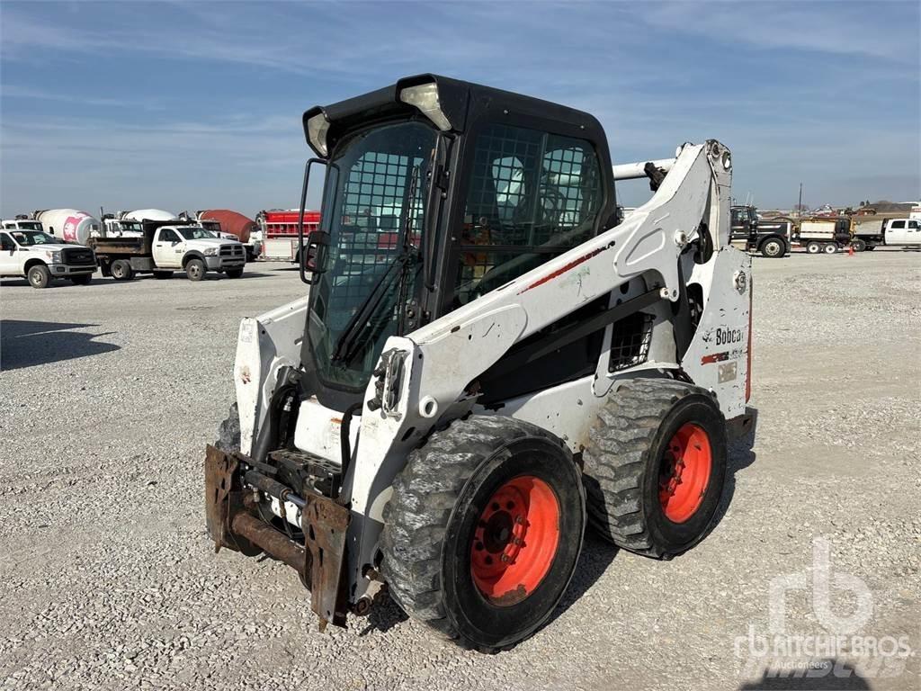 Bobcat S590 لوادر انزلاقية التوجيه