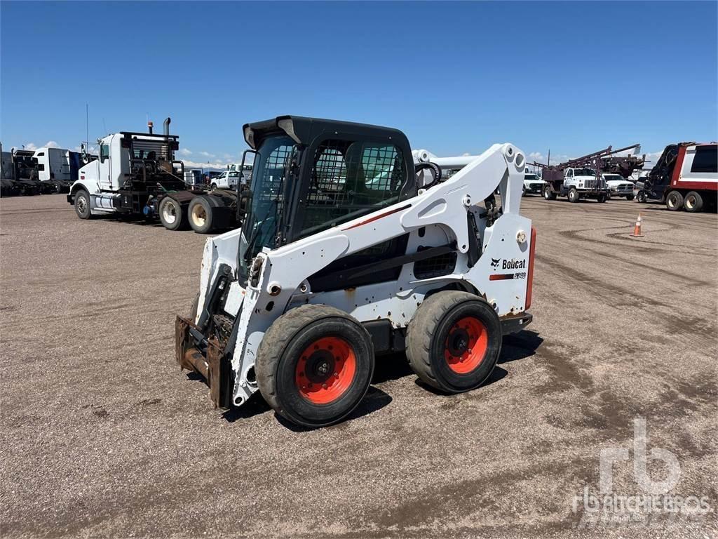 Bobcat S740 لوادر انزلاقية التوجيه
