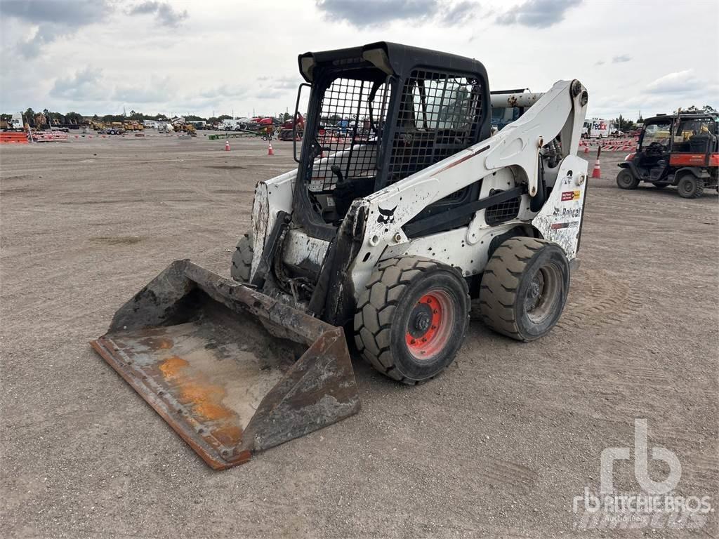 Bobcat S750 لوادر انزلاقية التوجيه
