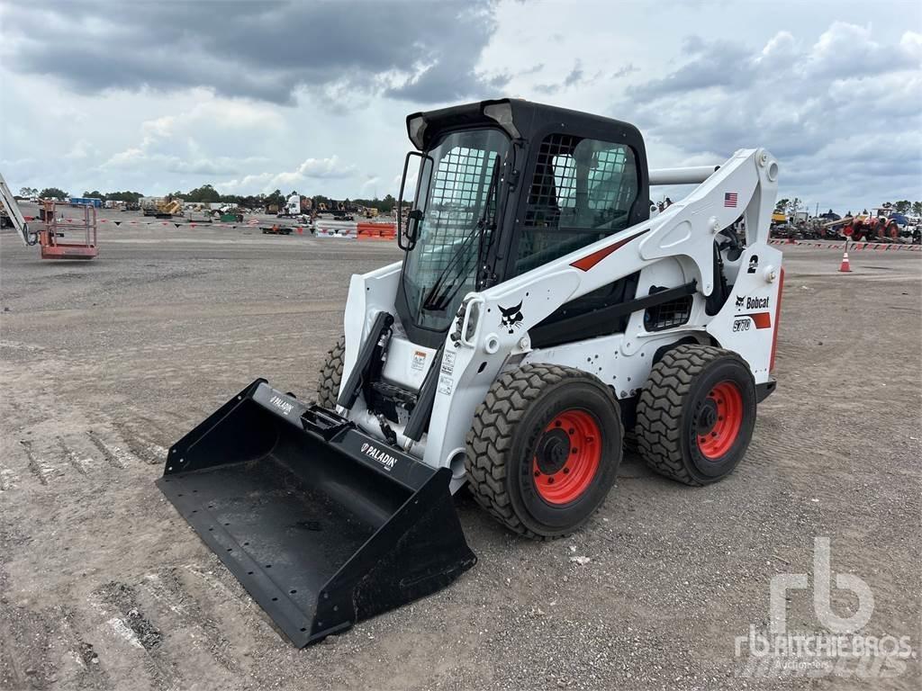 Bobcat S770 لوادر انزلاقية التوجيه