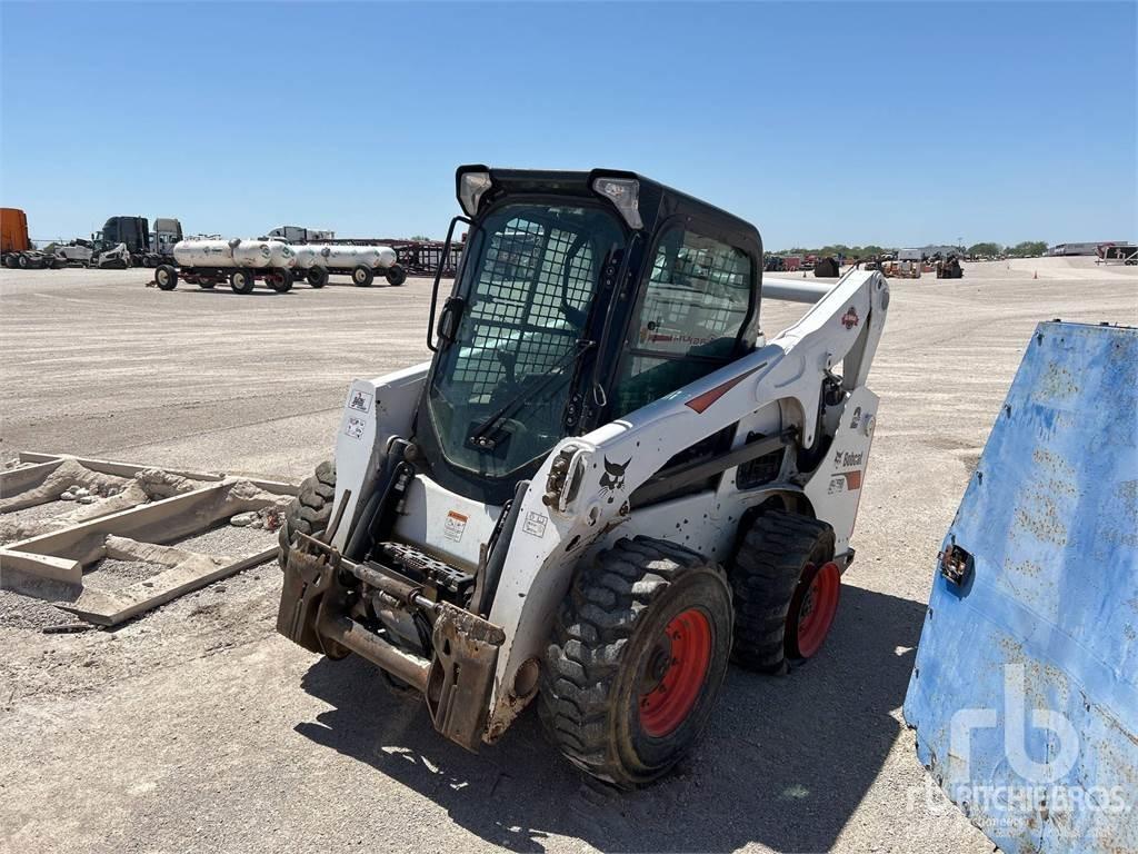 Bobcat S770 لوادر انزلاقية التوجيه