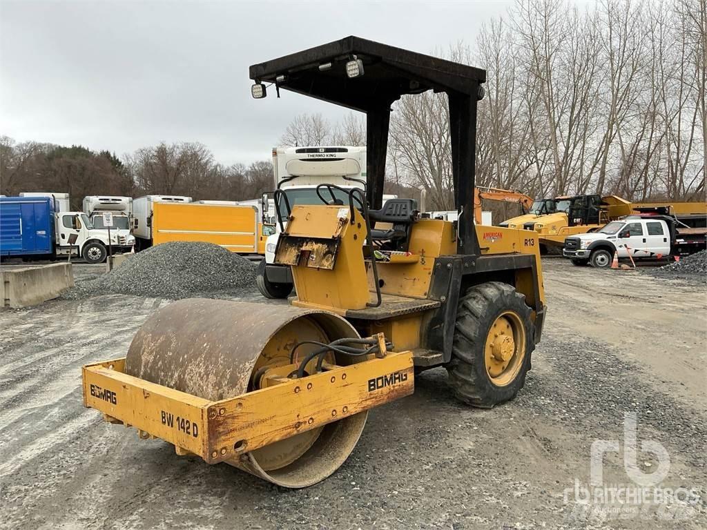 Bomag BW142D ضاغطات التربة