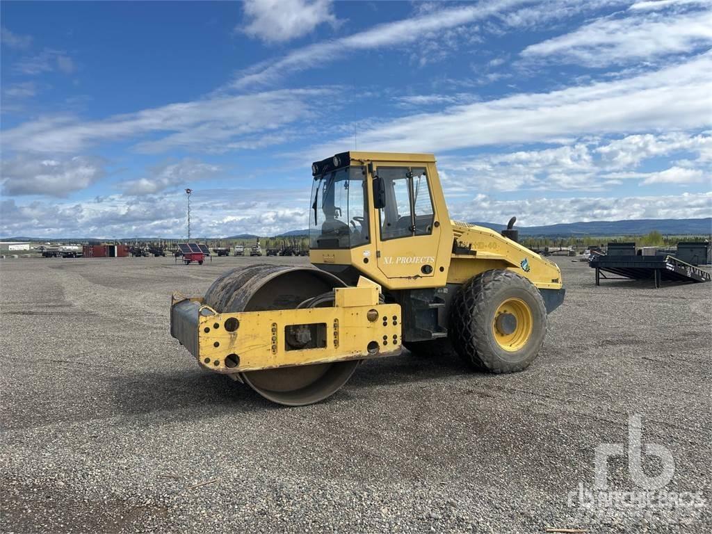 Bomag BW211 D40 ضاغطات التربة