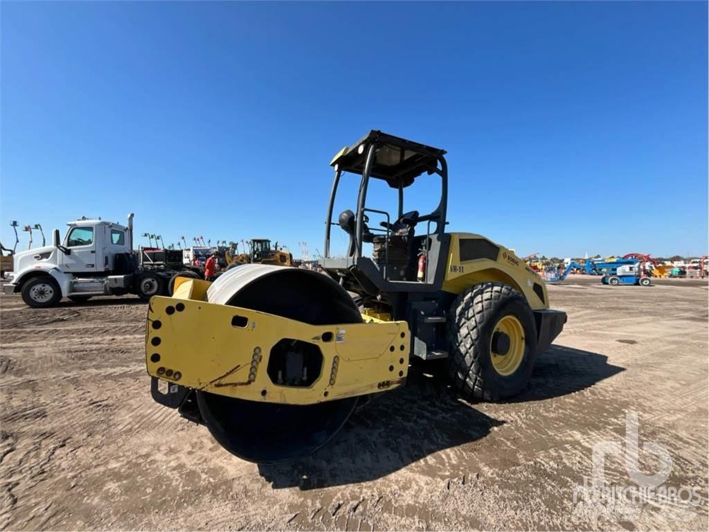 Bomag BW211D ضاغطات التربة