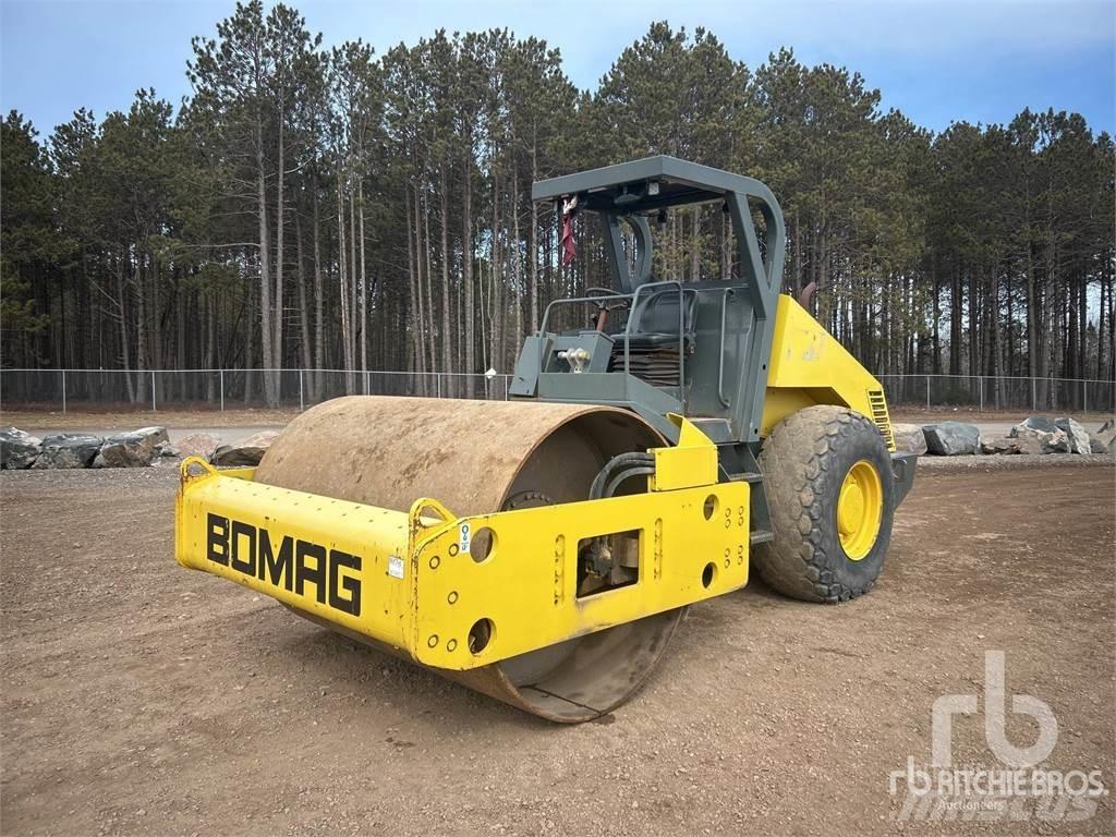 Bomag BW213D3 ضاغطات التربة