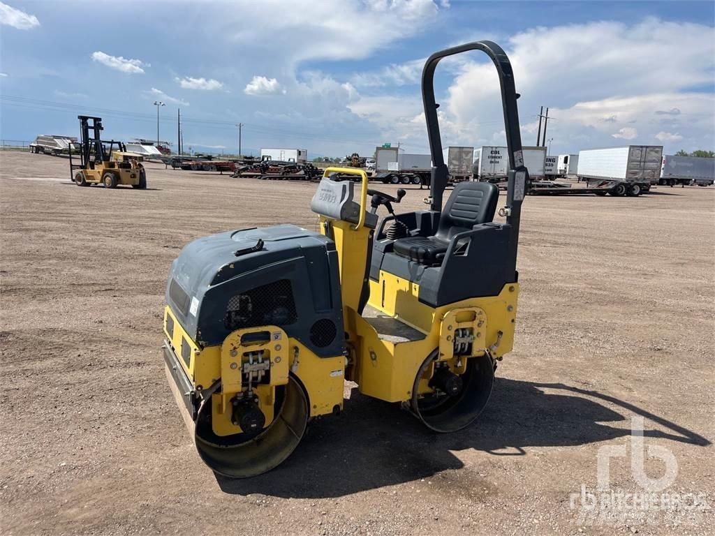 Bomag BW900 مداحل ثنائية الاسطوانة