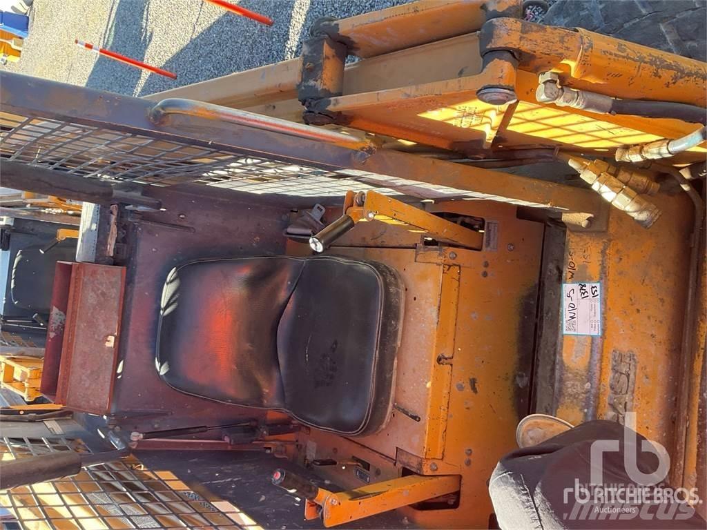 CASE 1845C لوادر انزلاقية التوجيه