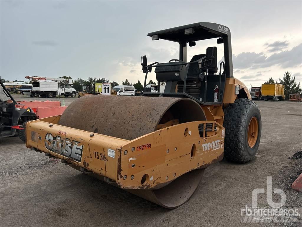 CASE SV212 ضاغطات التربة