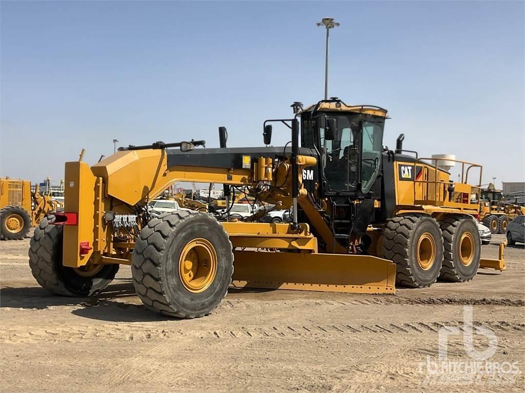 CAT 16M معدات تمهيد الطرق