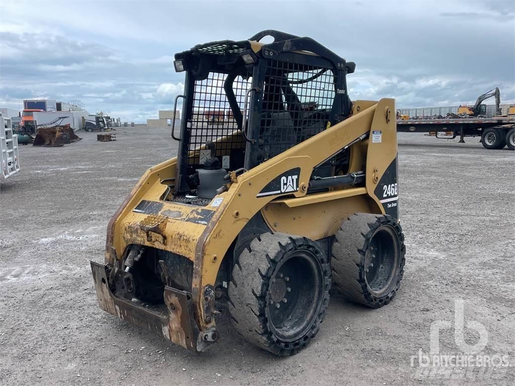 CAT 246B لوادر انزلاقية التوجيه