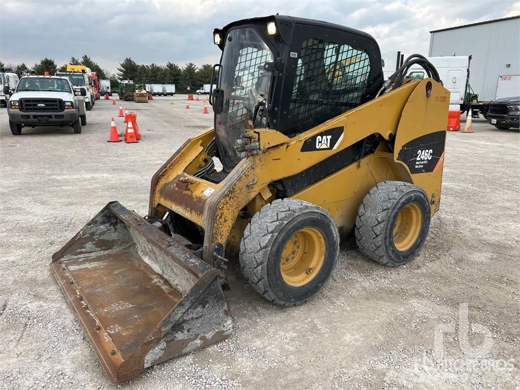 CAT 246C لوادر انزلاقية التوجيه
