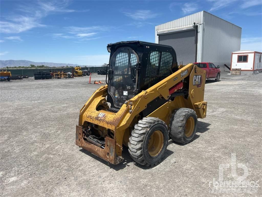 CAT 246D3 لوادر انزلاقية التوجيه