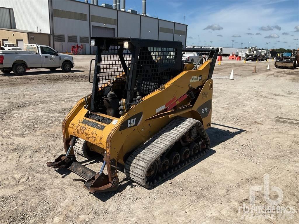 CAT 257B3 لوادر انزلاقية التوجيه