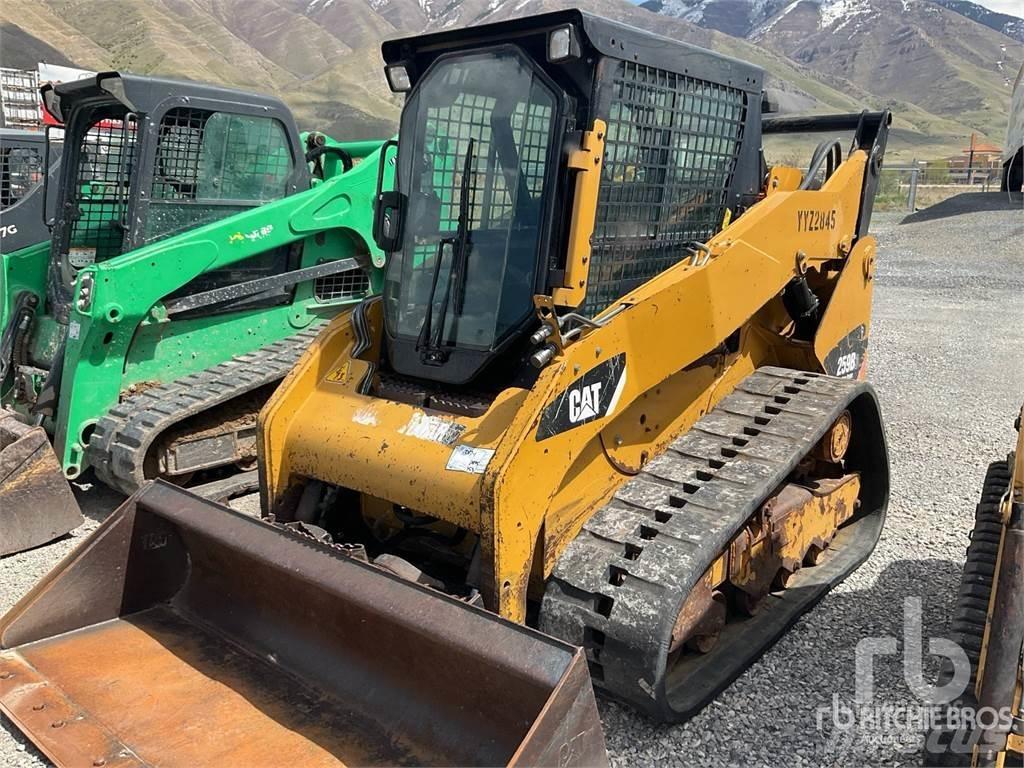 CAT 259B3 لوادر انزلاقية التوجيه