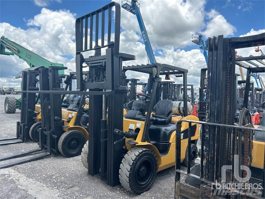 CAT 2P7000 شاحنات الديزل