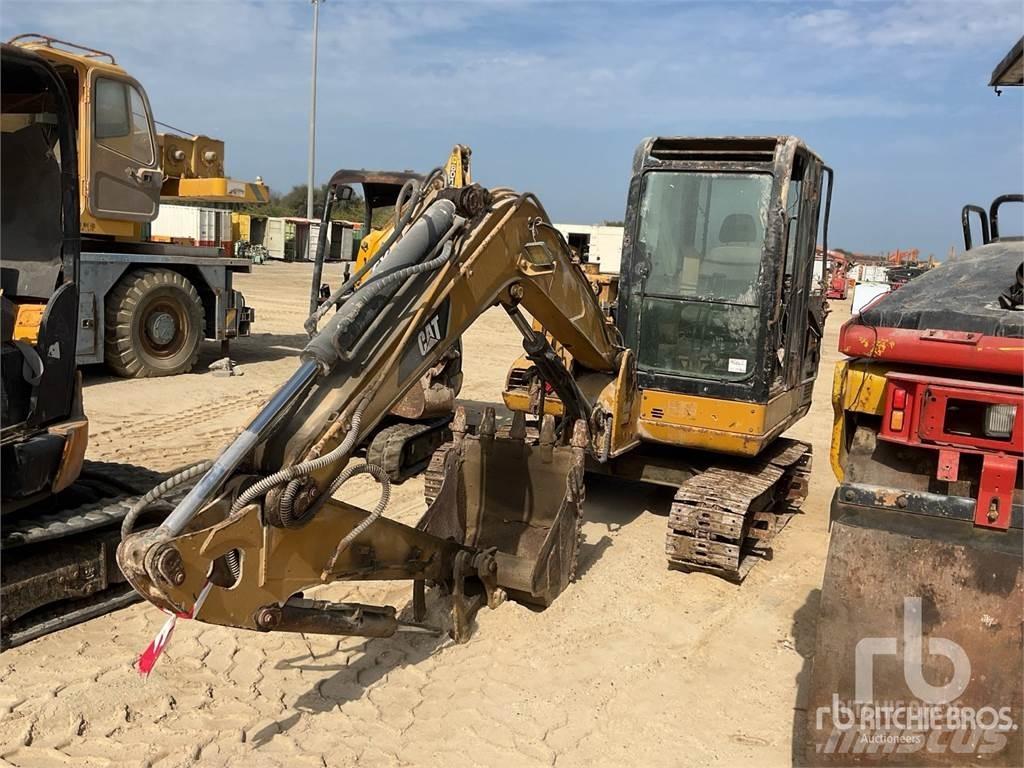 CAT 306 حفارات زحافة