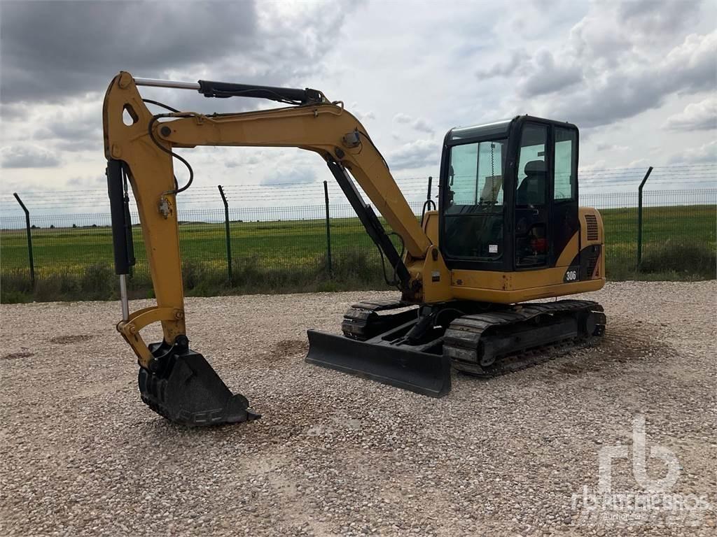 CAT 306 حفارات زحافة