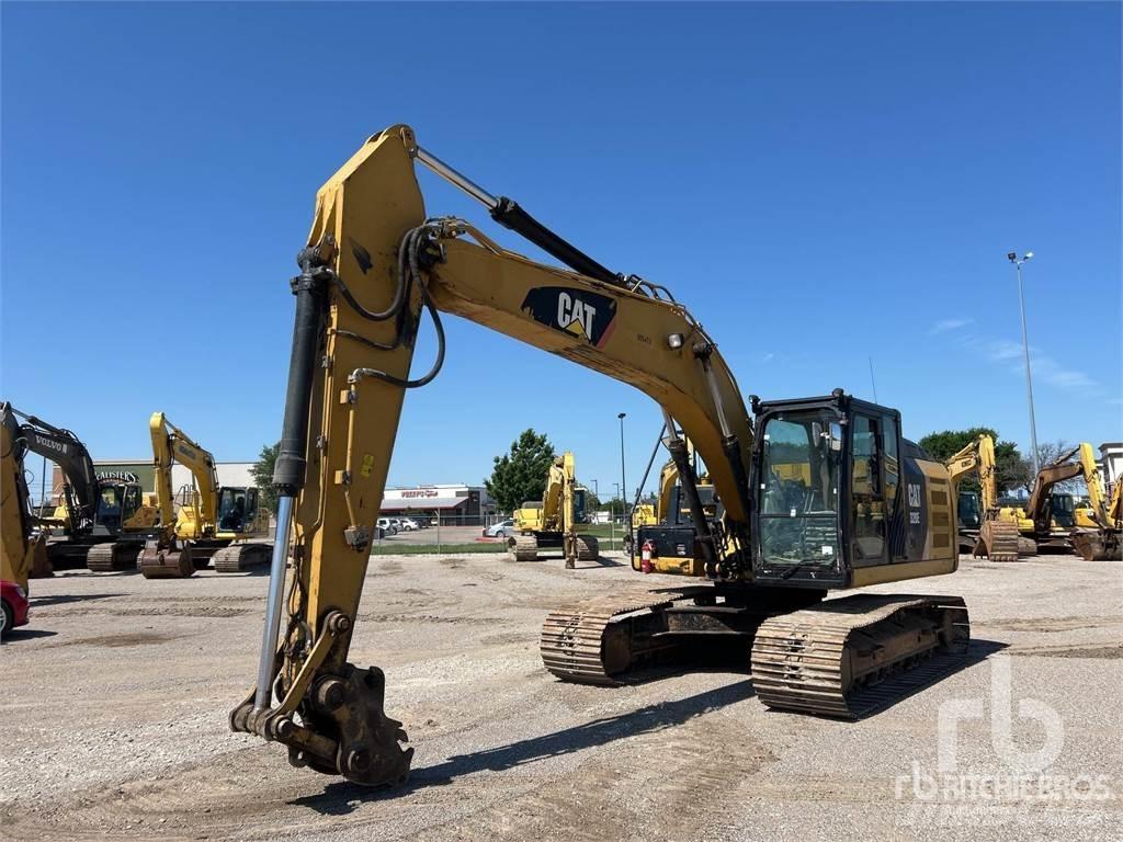 CAT 320 EL حفارات زحافة