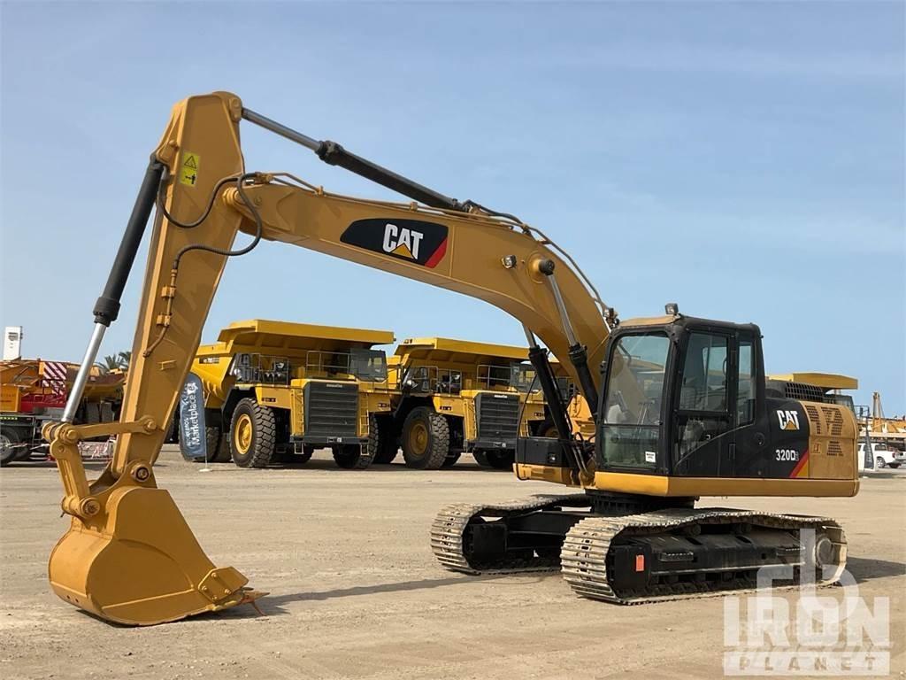 CAT 320D2 حفارات زحافة