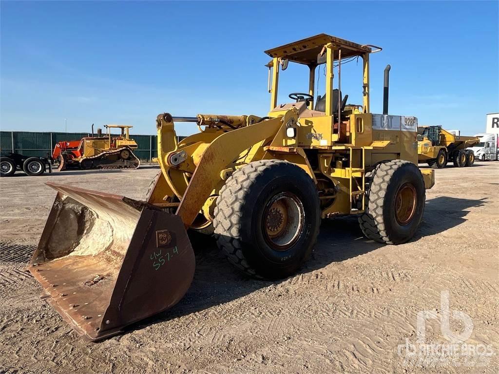 CAT 928F لوادر بعجل