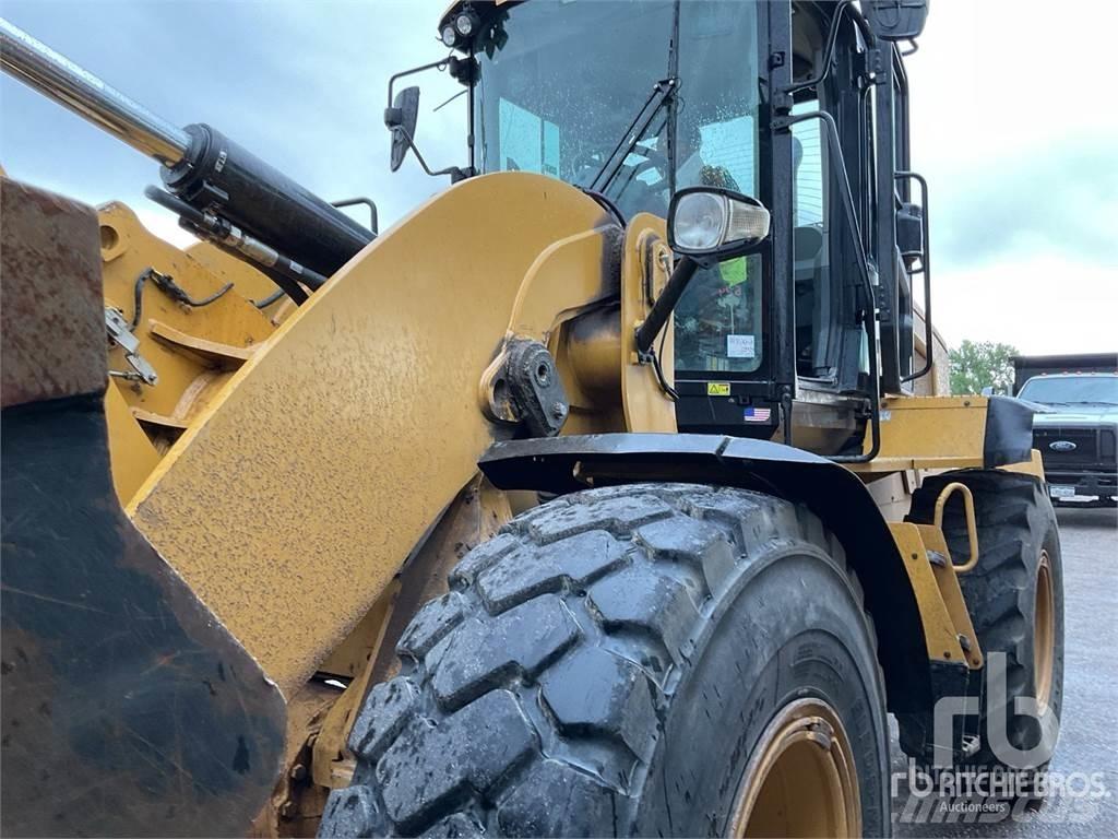 CAT 938M لوادر بعجل
