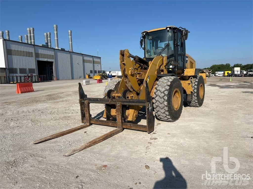 CAT 938M لوادر بعجل