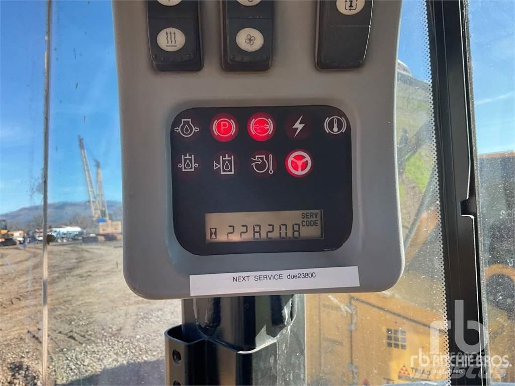 CAT 980H لوادر بعجل