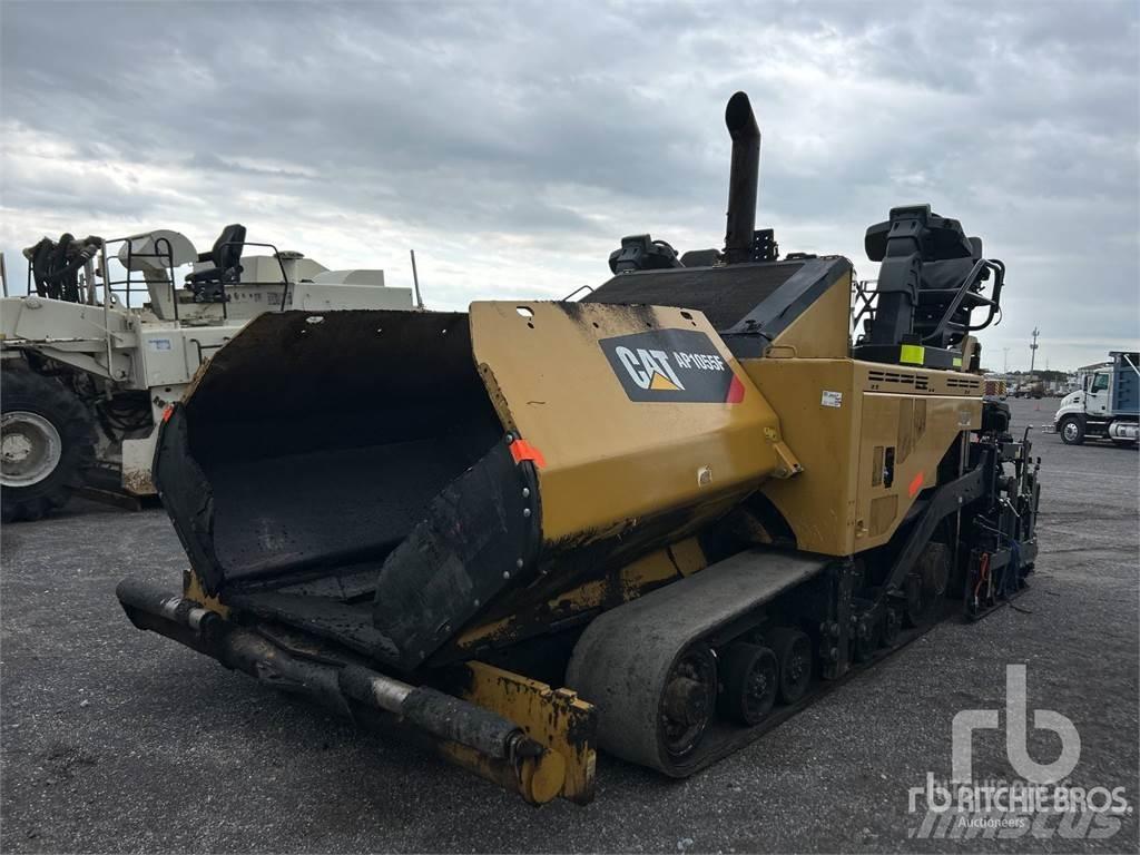 CAT AP1055F معدات السفلتة