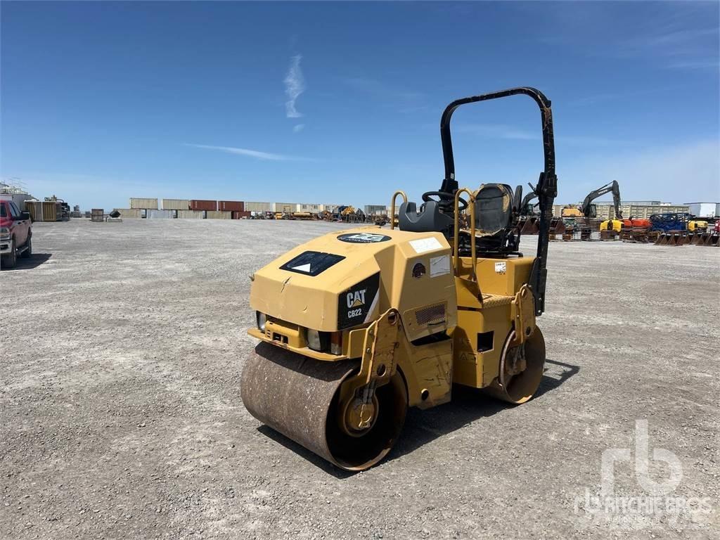 CAT CB22 مداحل ثنائية الاسطوانة