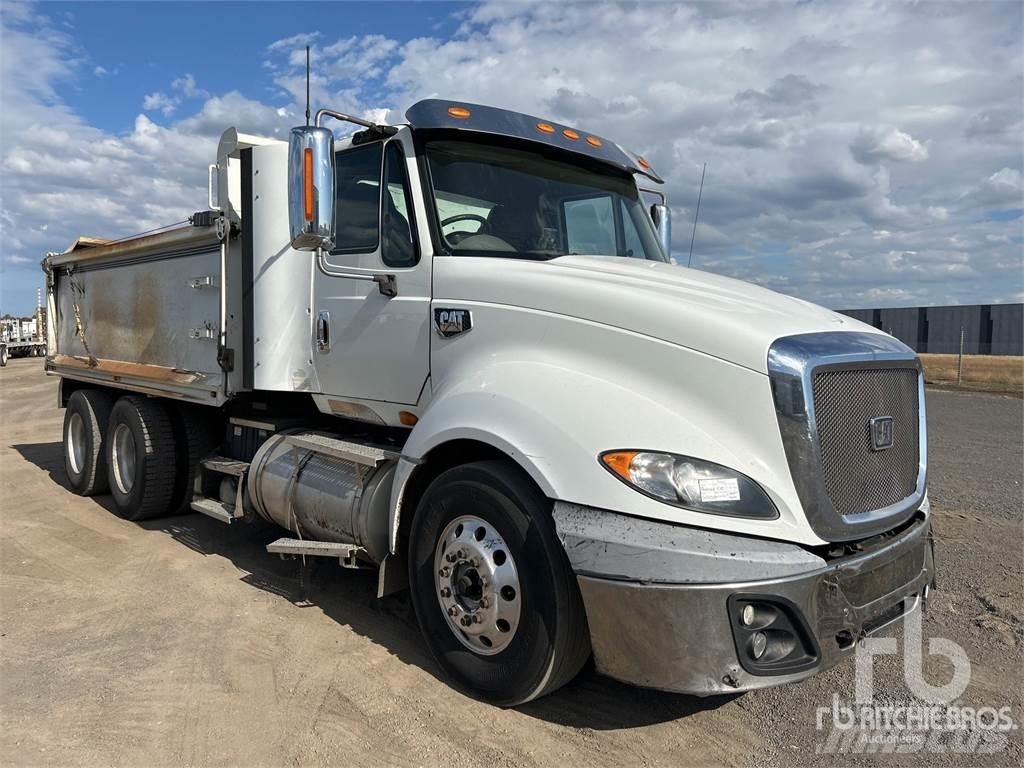CAT CT630 شاحنات قلابة
