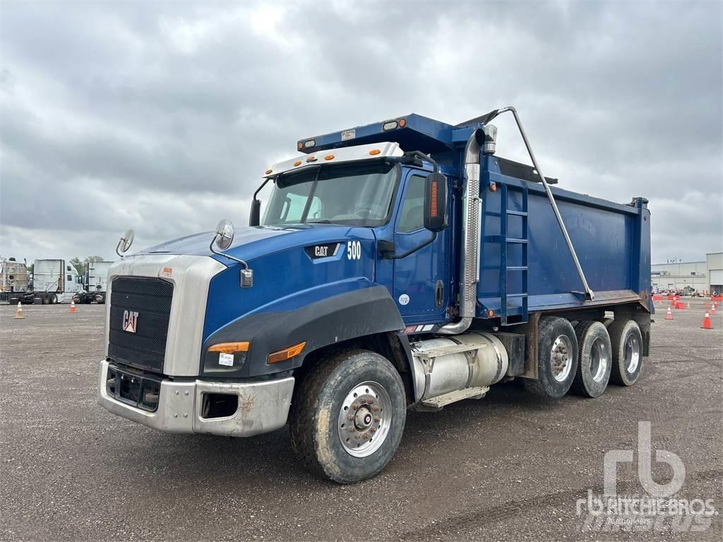 CAT CT660 شاحنات قلابة