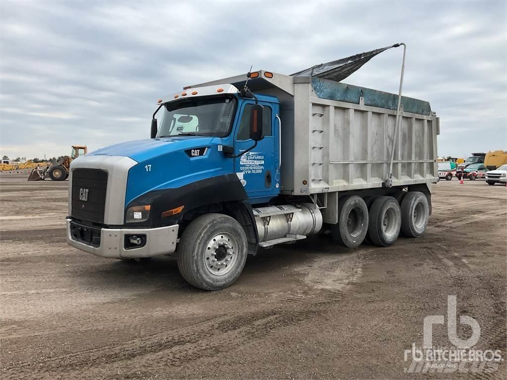 CAT CT660S شاحنات قلابة