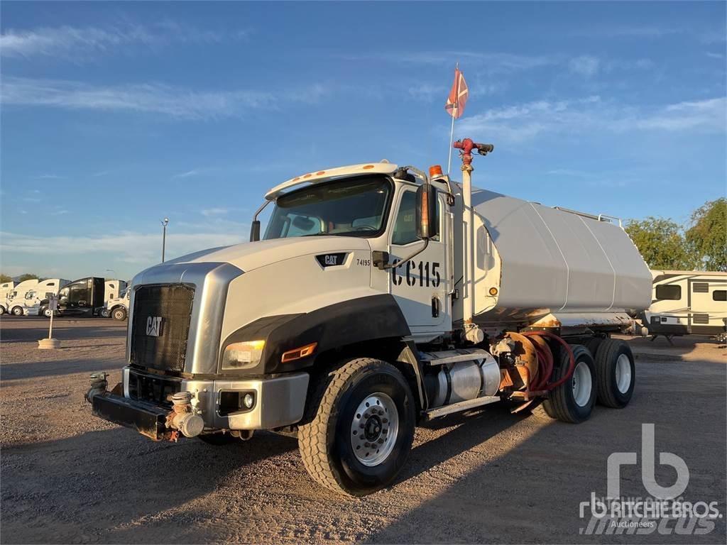 CAT CT660S صهاريج مياه