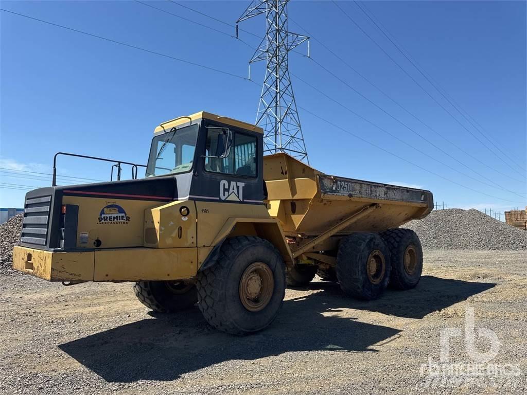 CAT D250E ساحبات مفصلية