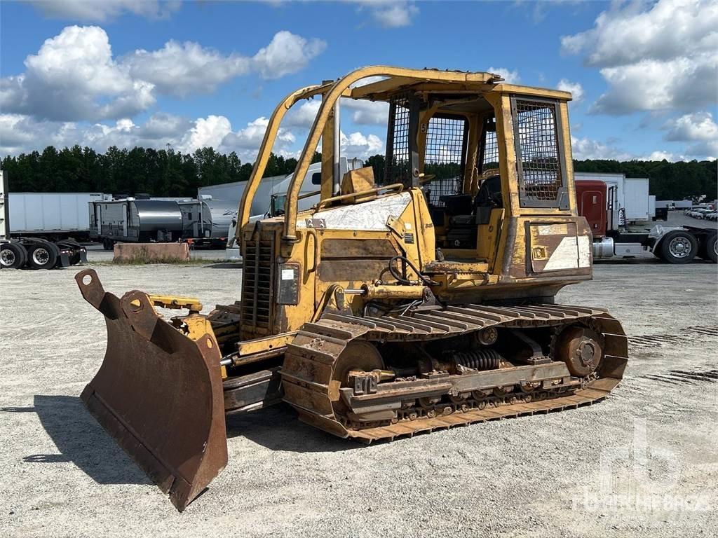 CAT D5G LGP بلدوزرات مجنزرة
