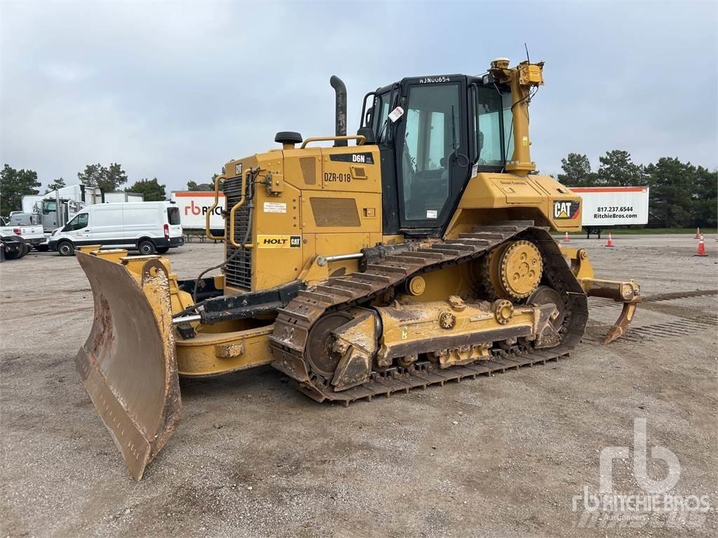 CAT D6N بلدوزرات مجنزرة