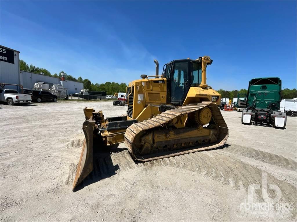 CAT D6N LGP بلدوزرات مجنزرة