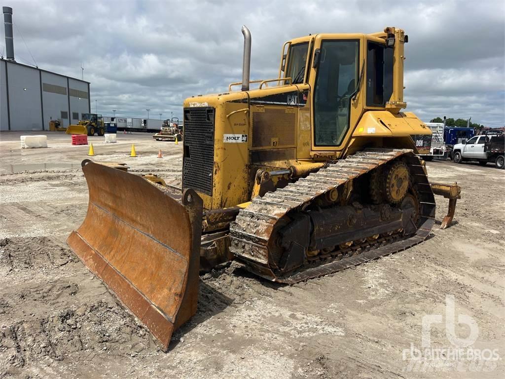 CAT D6N XL بلدوزرات مجنزرة