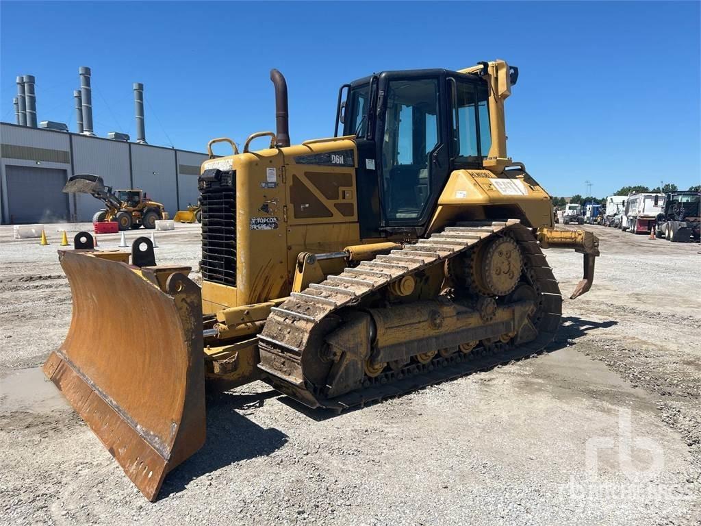 CAT D6N XL بلدوزرات مجنزرة