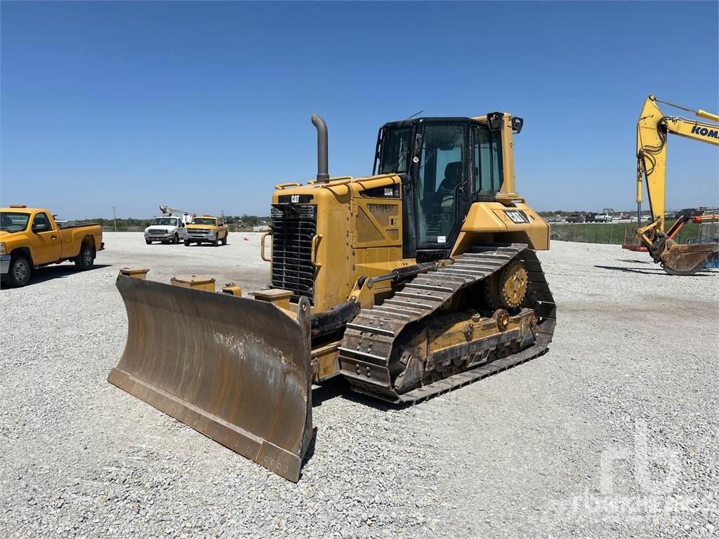 CAT D6N XL بلدوزرات مجنزرة