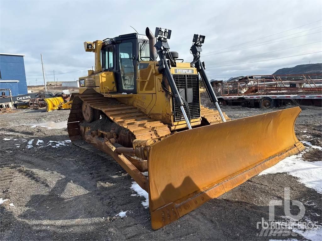 CAT D6T LGP بلدوزرات مجنزرة