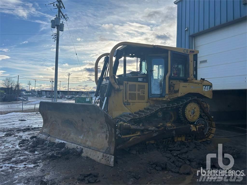 CAT D6T XL بلدوزرات مجنزرة