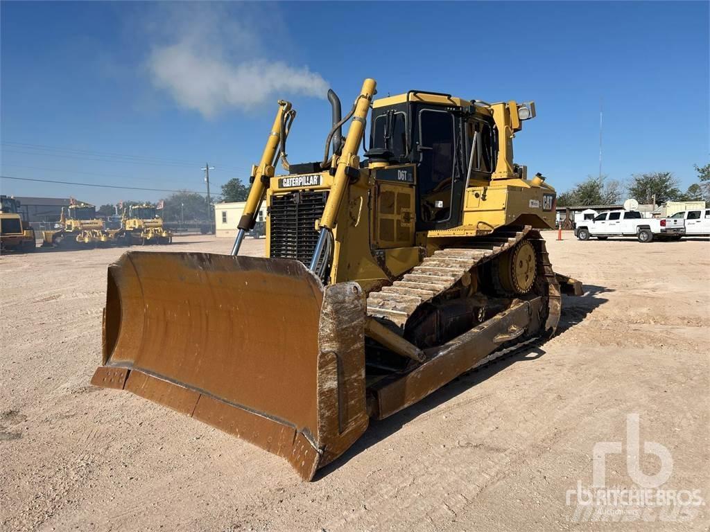 CAT D6T XL بلدوزرات مجنزرة