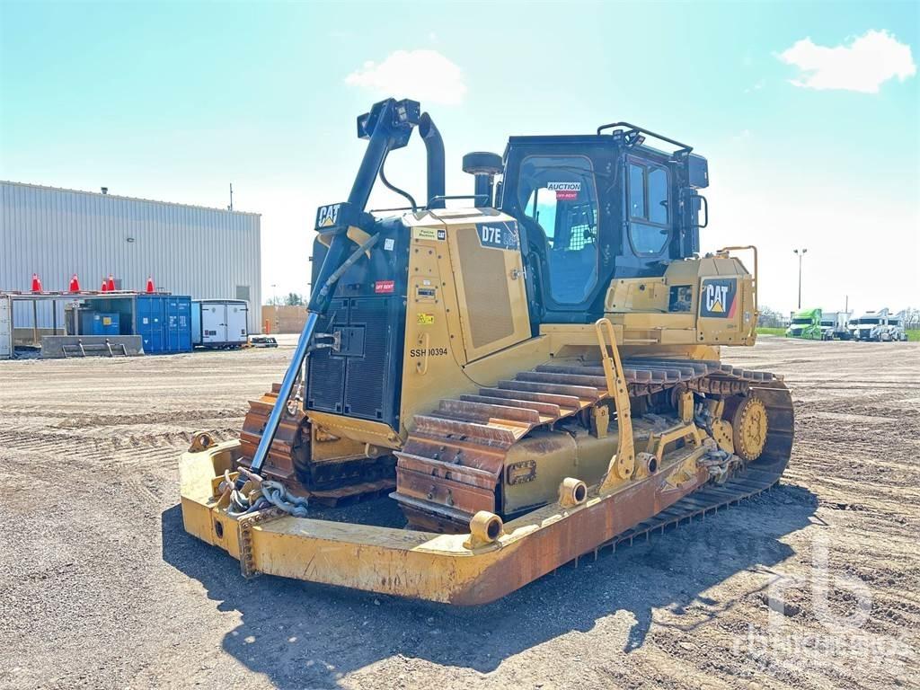CAT D7E LGP بلدوزرات مجنزرة