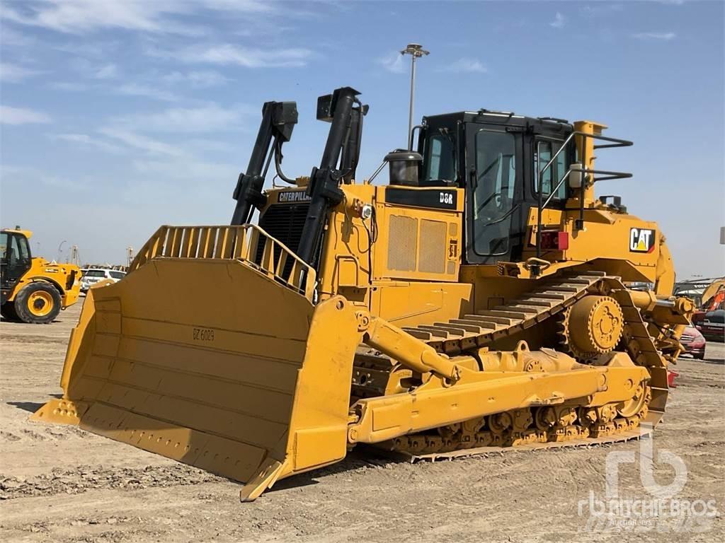 CAT D8R بلدوزرات مجنزرة