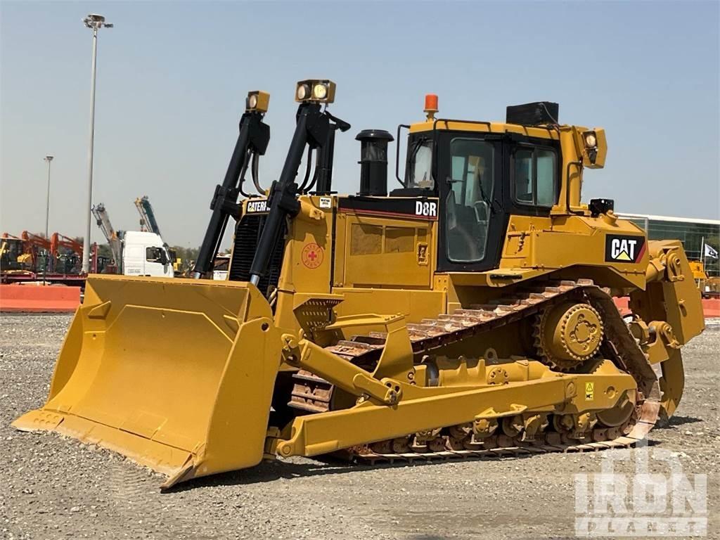 CAT D8R بلدوزرات مجنزرة