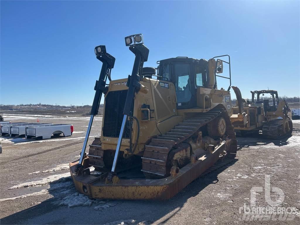 CAT D8T بلدوزرات مجنزرة