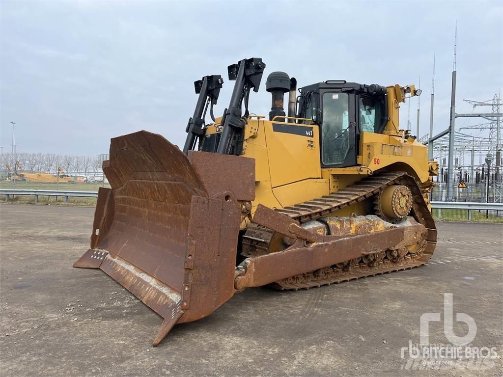 CAT D8T بلدوزرات مجنزرة